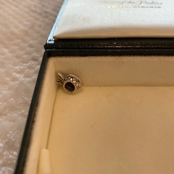 Charm - Picture 4 of 7